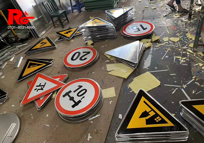 �Lɳ��ָͨʾ��